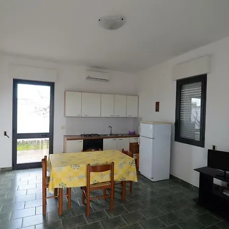 Torre Lapillo Holiday home *